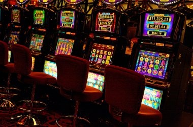 Wolf Gold slot game on oppatoto mobile interface